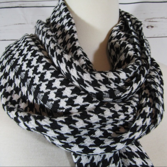 Houndstooth scarf - Picture 1 of 5
